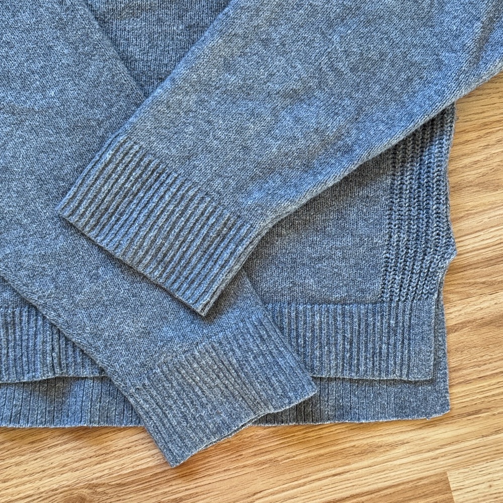 Auden Oversized V-Neck Sweater - size L - Picture 4 of 8